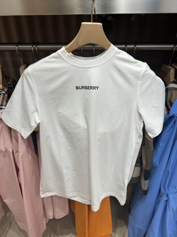 Burberry 中間小Logo純棉T-shirt (woman) 