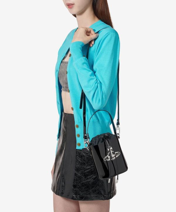 Vivienne Westwood Daisy 黑色抽繩水桶包 