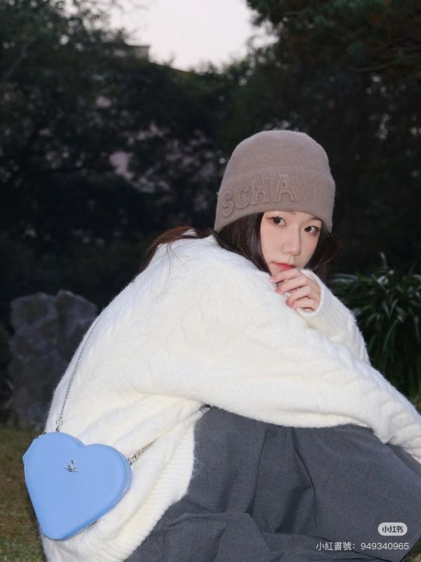 Vivienne Westwood 新款藍色心型鏈條包 