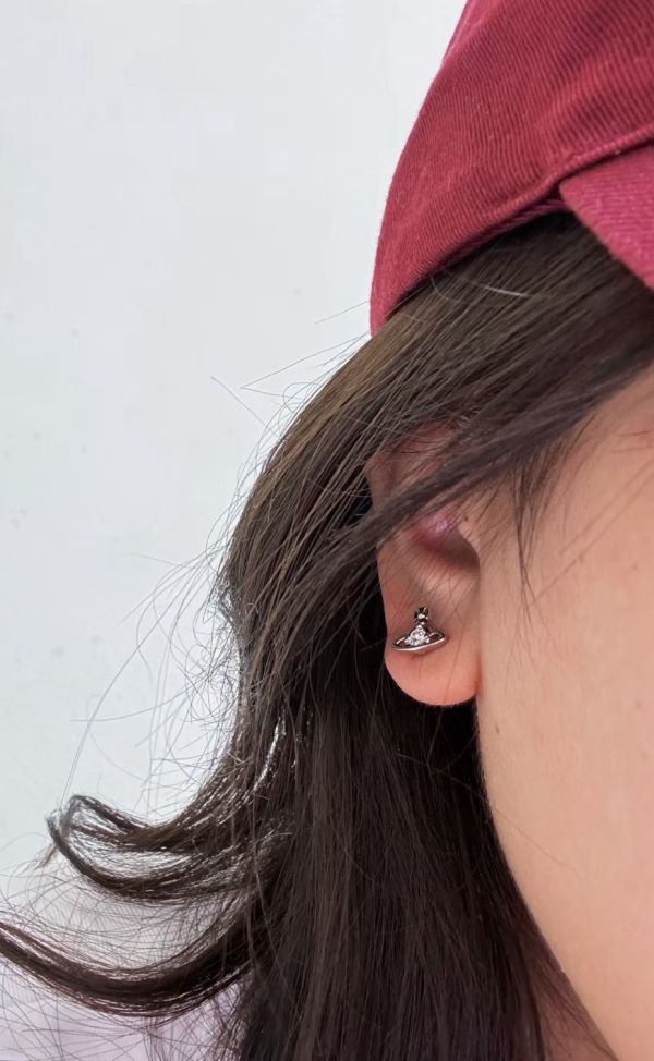 [爆款] Vivienne Westwood 簡約單鑽耳釘 