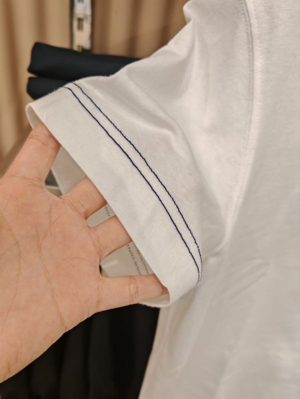 Burberry 下擺刺繡Logo百搭素面 T-shirt (man) 