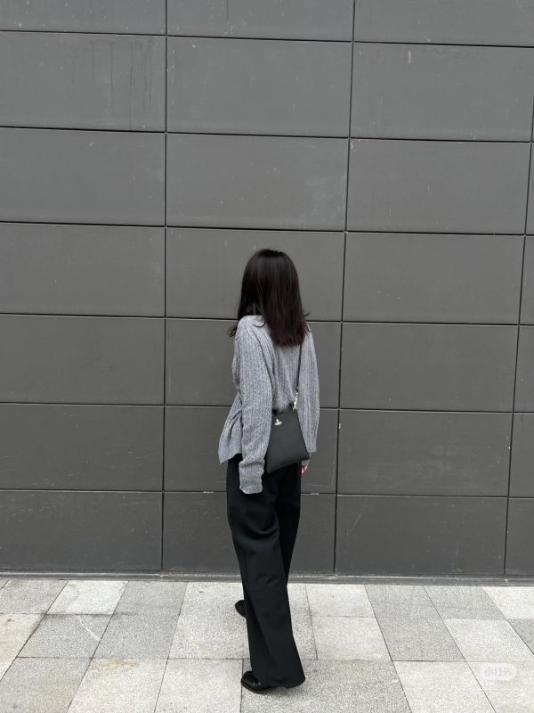 Vivienne Westwood Orb 斜背包 