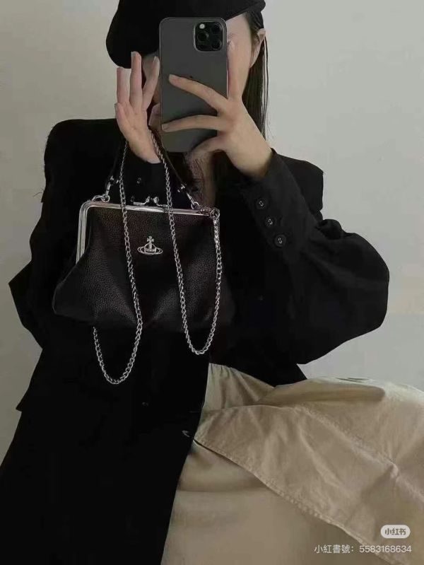 Vivienne Westwood Granny Frame 黑色荔枝皮鏈條水餃包 