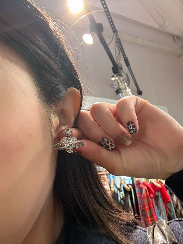 (五色) Vivienne Westwood 心型浮雕系列 [耳環] 