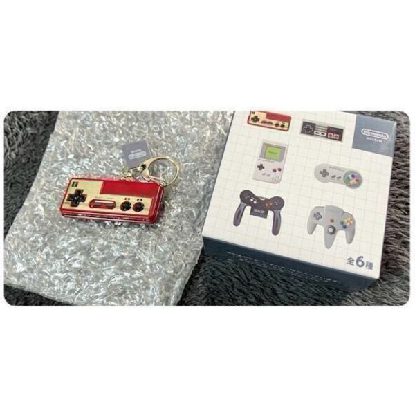 R303『現貨』任天堂博物館吊飾 1983-2017 盒玩 