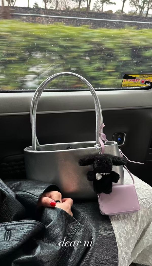 【Dearni】超美PU梯形單肩包 可放長夾 手提包 腋下包 單肩包,肩背包,方包,銀色包,梯形包