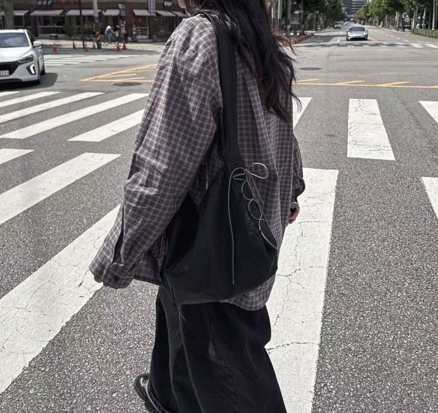 街頭感尼龍肩背包 輕量肩背包 肩背包,單肩,尼龍包,側背包,大容量