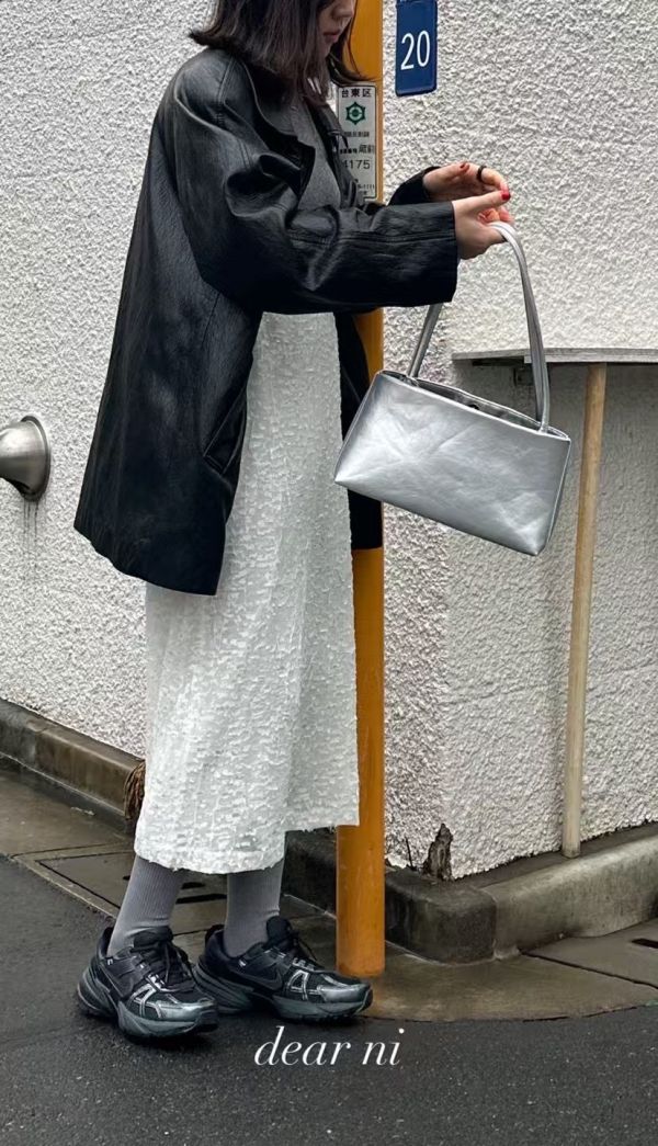 【Dearni】超美PU梯形單肩包 可放長夾 手提包 腋下包 單肩包,肩背包,方包,銀色包,梯形包