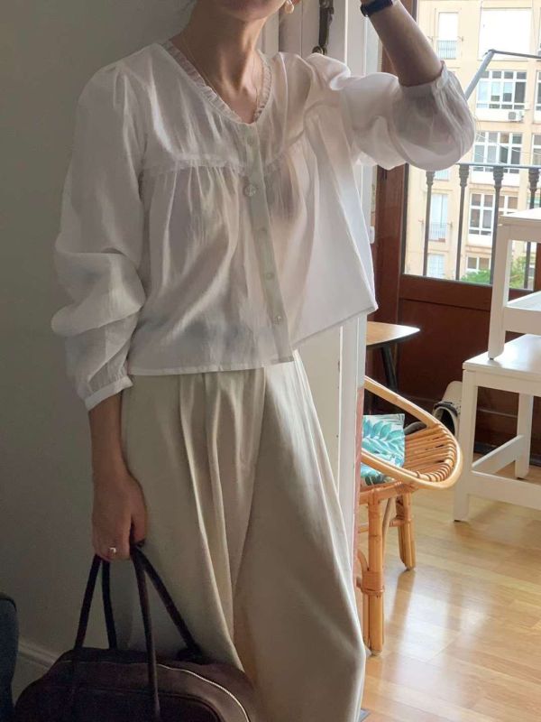 薄款長袖蕾絲荷葉邊襯衫上衣 