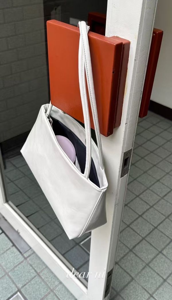 【Dearni】超美PU梯形單肩包 可放長夾 手提包 腋下包 單肩包,肩背包,方包,銀色包,梯形包