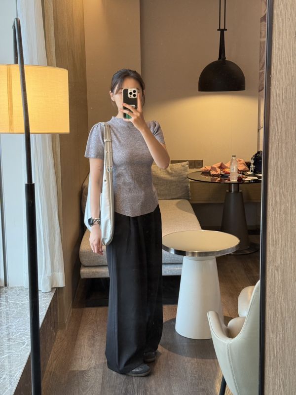 春夏質感微公主袖高領薄款針織軟糯上衣 高領,公主袖,圓弧下擺,修飾身形,短袖上衣,針織短袖