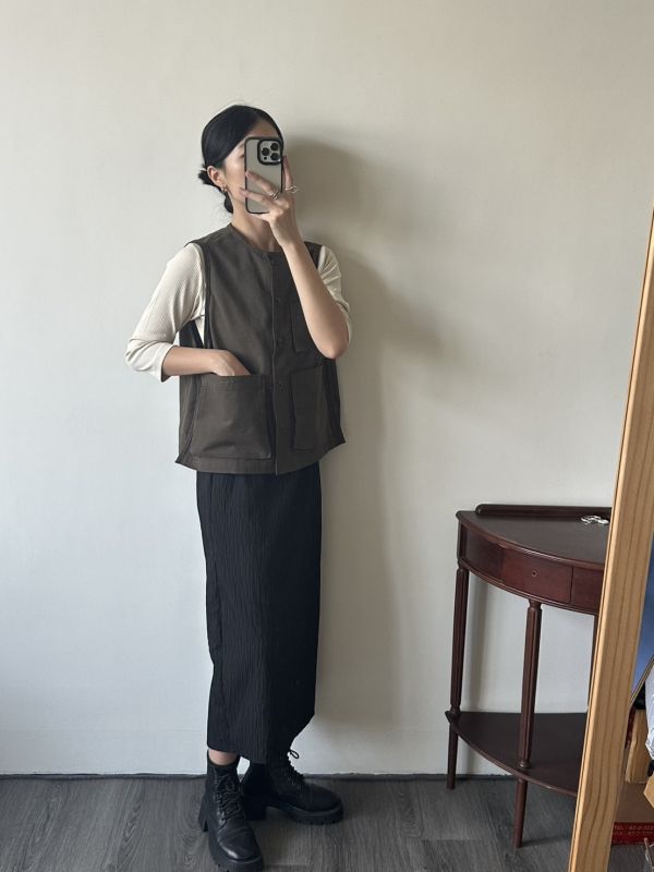 質感俐落挺版側鈕扣工裝背心 多口袋背心 工裝背心,背心,工装,多口袋,挺版,露營風