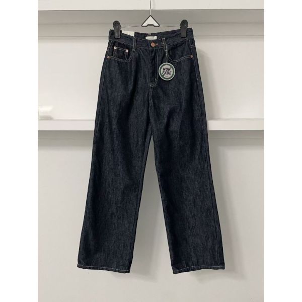 不褪色深藍直筒牛仔褲 牛仔褲,長褲,牛仔長褲,不退色,修飾假跨寬,梨形身材