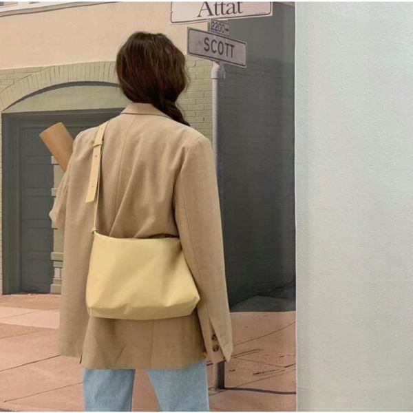 (現貨+預購) 日常質感牛皮尼龍方包輕方包 腋下包 斜肩包 可調節 新款麂皮包 尼龍包,通勤包,方包,日常,防潑水