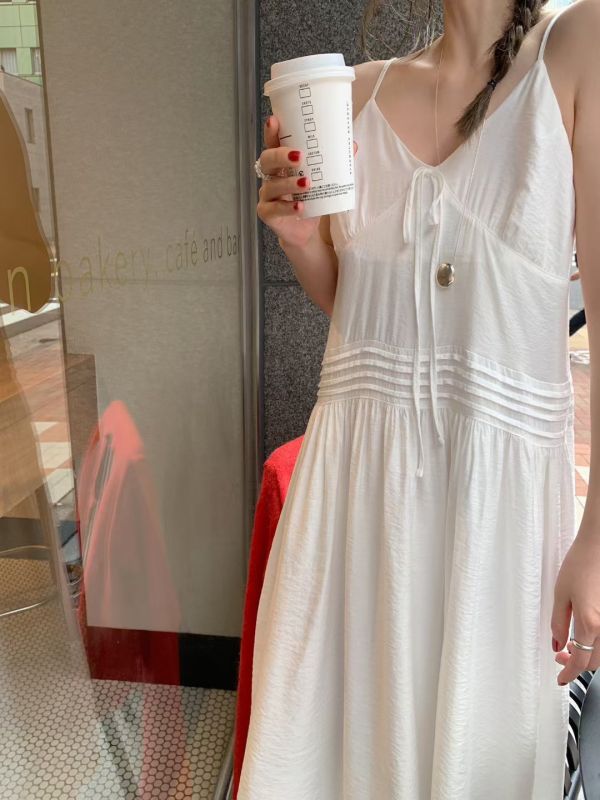 溫柔感打摺吊帶 洋裝 細肩帶連衣裙 