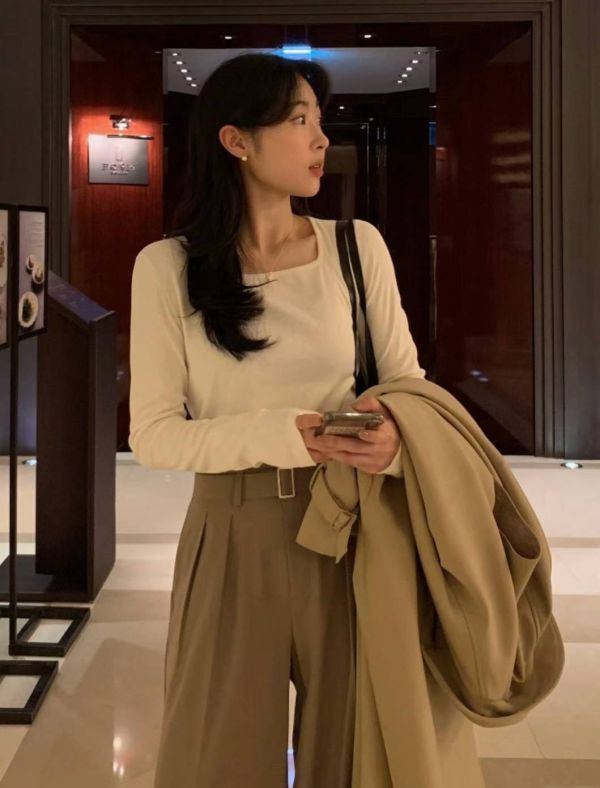 純棉百搭方領長袖上衣 素色打底衣 