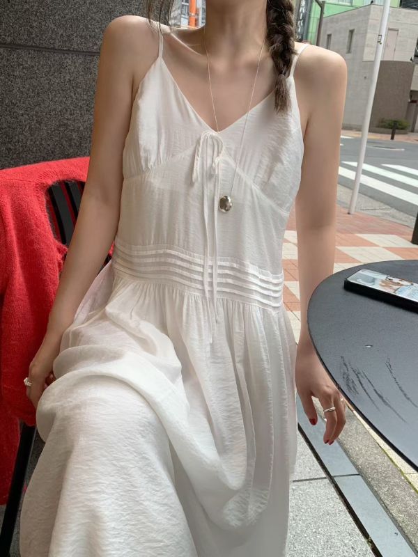 溫柔感打摺吊帶 洋裝 細肩帶連衣裙 