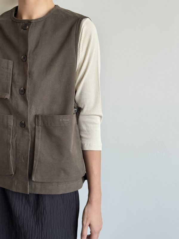質感俐落挺版側鈕扣工裝背心 多口袋背心 工裝背心,背心,工装,多口袋,挺版,露營風