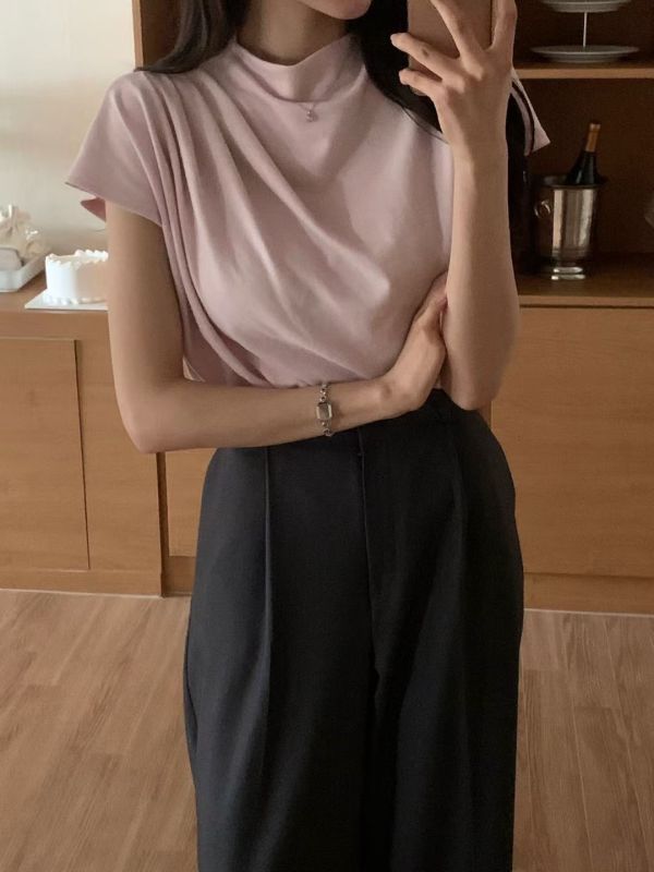 溫柔垂墜感微高領短袖上衣 高領,垂墜感,短袖,溫柔感,上衣,女裝