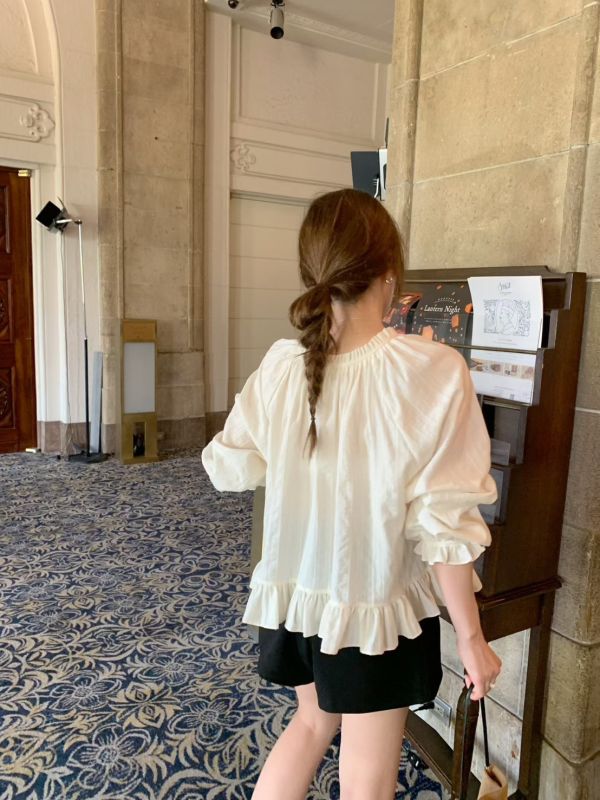 法式抽繩領口荷葉下擺長袖上衣 微燈籠袖 花苞袖口 抽繩領口荷葉下擺長袖上衣