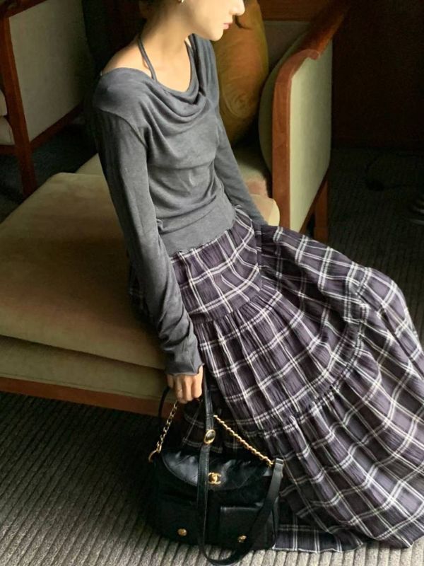 露肩繞頸層次長袖上衣 微性感長袖上衣 繞頸長袖上衣 性感上衣 氣質上衣 薄長袖
適合秋天穿 東大門