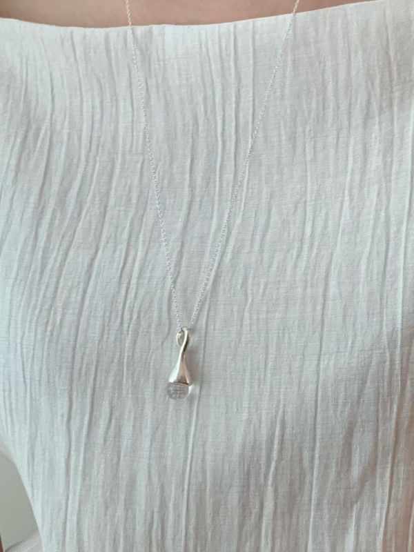 【一念 One Thought】水滴項鍊 水滴項鍊,醫療鋼,水珠,天然石,長鍊,細繩