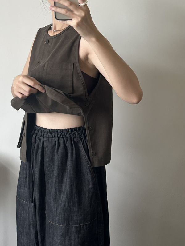 質感俐落挺版側鈕扣工裝背心 多口袋背心 工裝背心,背心,工装,多口袋,挺版,露營風