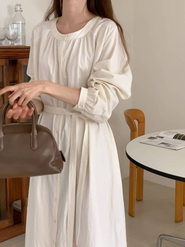 秋日溫柔綁腰設計感長洋裝 排釦長袖洋裝 洋裝,長板,排釦,長袖,圓領