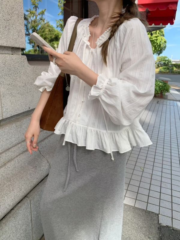 法式抽繩領口荷葉下擺長袖上衣 微燈籠袖 花苞袖口 抽繩領口荷葉下擺長袖上衣