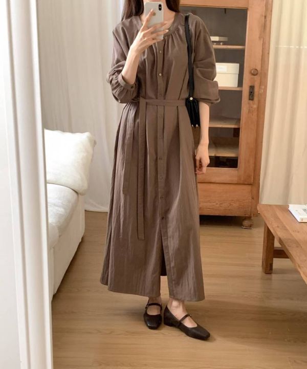 秋日溫柔綁腰設計感長洋裝 排釦長袖洋裝 洋裝,長板,排釦,長袖,圓領