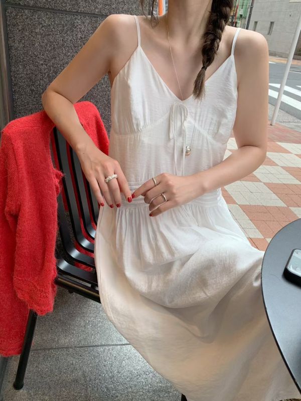 溫柔感打摺吊帶 洋裝 細肩帶連衣裙 