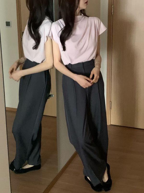 溫柔垂墜感微高領短袖上衣 高領,垂墜感,短袖,溫柔感,上衣,女裝