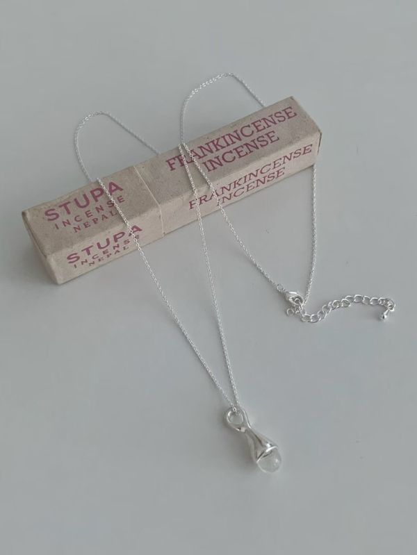 【一念 One Thought】水滴項鍊 水滴項鍊,醫療鋼,水珠,天然石,長鍊,細繩