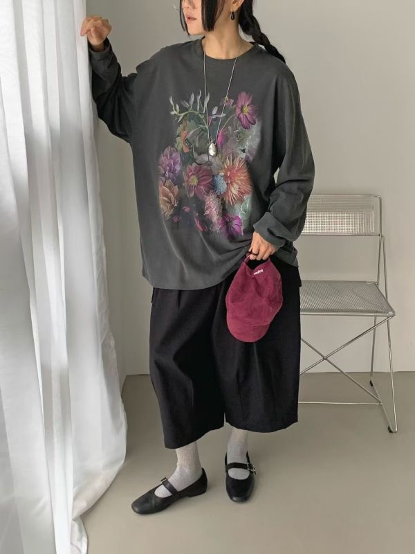 oversize慵懶落肩花朵塗鴉薄長袖 OVERSIZE,寬鬆,長袖,大學T,塗鴉,圓領