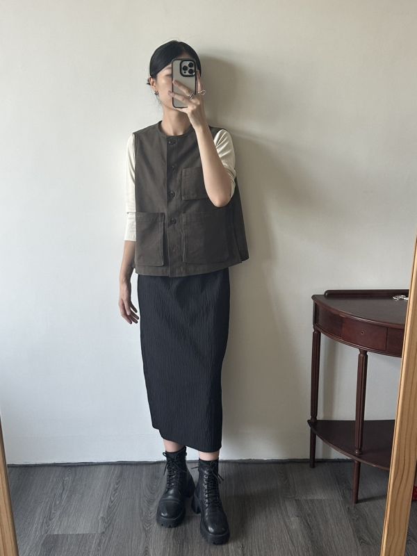 質感俐落挺版側鈕扣工裝背心 多口袋背心 工裝背心,背心,工装,多口袋,挺版,露營風