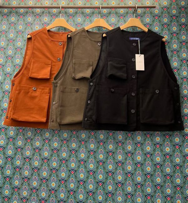 質感俐落挺版側鈕扣工裝背心 多口袋背心 工裝背心,背心,工装,多口袋,挺版,露營風