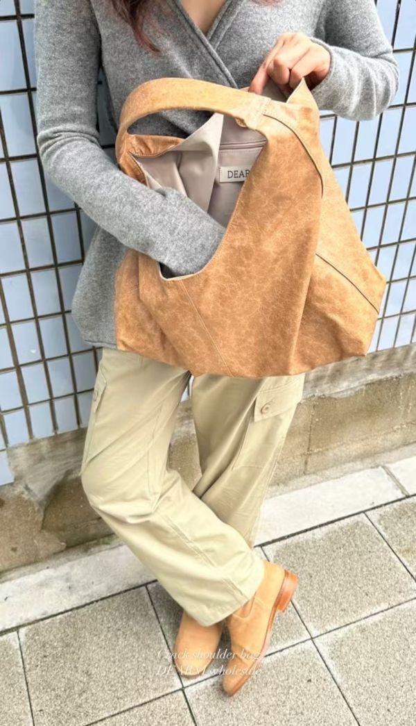 【DEARNI】個性質感超大容量通勤包 單肩包 大學生包 肩背包 肩背包,水桶包,包袱,水餃包,大容量,韓國