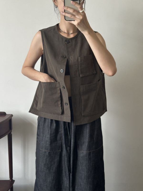 質感俐落挺版側鈕扣工裝背心 多口袋背心 工裝背心,背心,工装,多口袋,挺版,露營風