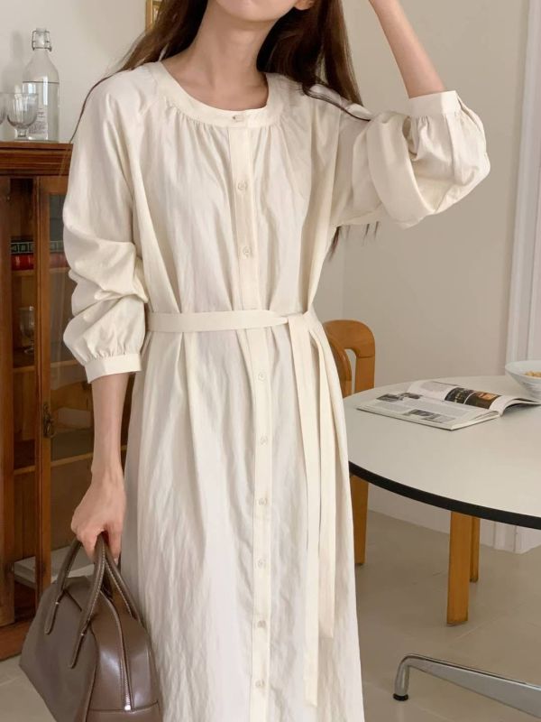 秋日溫柔綁腰設計感長洋裝 排釦長袖洋裝 洋裝,長板,排釦,長袖,圓領