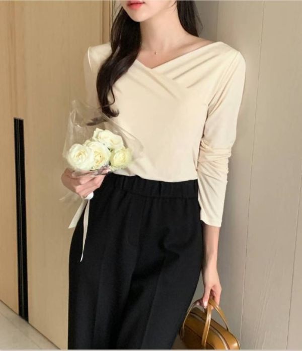 法式v領嫩q彈力長袖上衣 柔感貼身交叉設計長袖上衣  優雅風
交叉領口