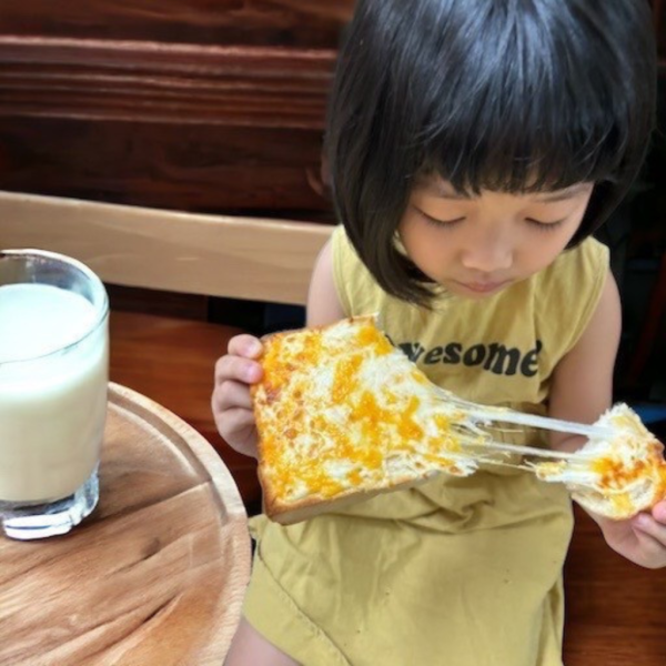 拉絲起司厚片鮮奶吐司 