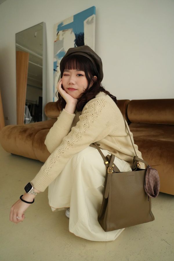 絲巾荔枝紋通勤包 荔枝紋通勤包、絲巾小包、日系手提包、氣質通勤包、百搭包款、日系包包、實用小包、手提通勤包、女裝包、荔枝紋包