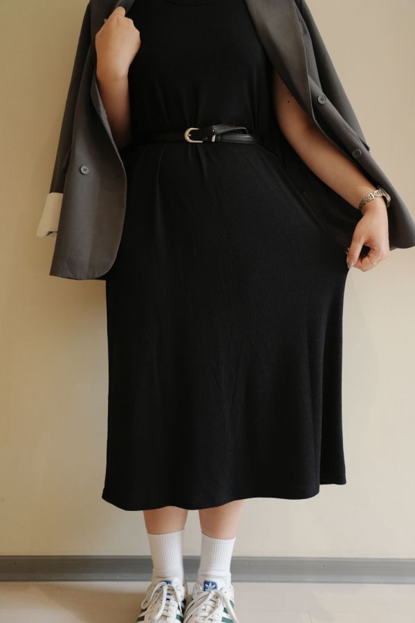 超顯瘦針織連身裙 針織連身裙、修身毛衣裙、超顯瘦裙、日系連身裙、彈力針織裙、秋冬裙款、氣質連身裙、百搭連身裙、女裝針織裙、日系穿搭