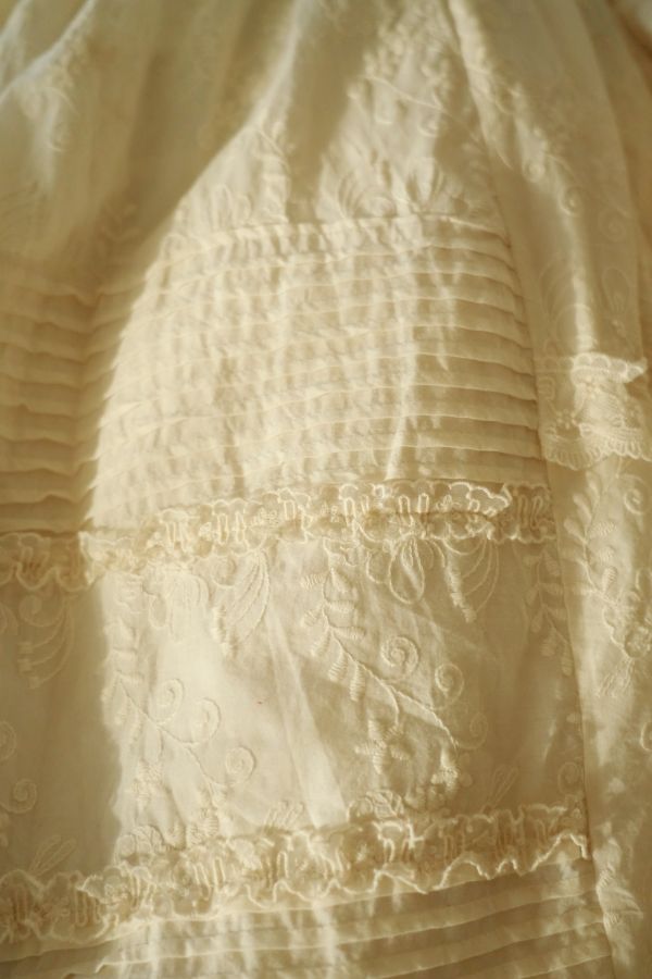 重工刺繡蕾絲裙 重工刺繡蕾絲裙、刺繡蕾絲半身裙、秋冬半身裙、女洋裝、優雅裙、浪漫裙、百搭裙、通勤洋裝、約會裙、正式場合裙、秋冬百搭洋裝、質感裙