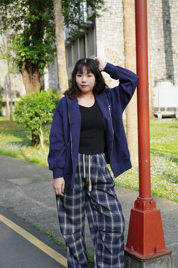 羊絨格子褲 羊絨褲、格子褲、日系長褲、格紋長褲、秋冬長褲、修身褲、日系穿搭、舒適長褲、女裝格子褲、羊絨感褲