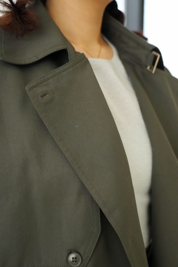 重工挺挺短款風衣 短款風衣、韓系風衣、重工外套、挺版外套、短版風衣、灰色風衣、紅色風衣、百搭外套、韓系穿搭、時尚女裝