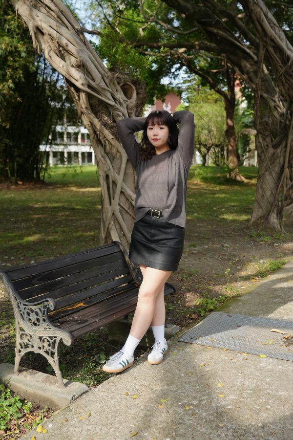 超細羊毛帽款 羊毛帽衫、羊毛連帽上衣、超細羊毛、保暖上衣、日系帽款、長袖帽衫、秋冬穿搭、日系服飾、柔軟羊毛衫、極簡風