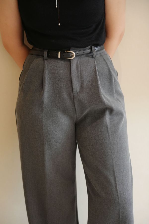 西裝闊腿褲 西裝闊腿褲、高腰女褲、闊腿長褲、通勤長褲、秋冬長褲、百搭褲、女長褲、修身闊腿褲、時尚長褲、休閒褲、通勤穿搭褲、秋冬穿搭