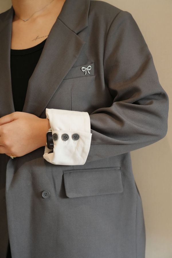 蝴蝶結西裝外套 蝴蝶結西裝外套、西裝外套、秋冬外套、優雅上衣、職場穿搭、女裝外套、百搭外套、時尚西裝、通勤外套、修身西裝、蝴蝶結上衣、質感外套