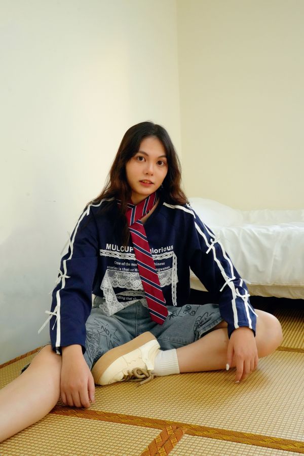 溫柔日常蕾絲拼色長袖 蕾絲拼色上衣, 長袖上衣, 百搭長袖, 女生長袖, 甜美上衣, 優雅上衣, 日常上衣, 氣質上衣, 舒適上衣, 文青長袖